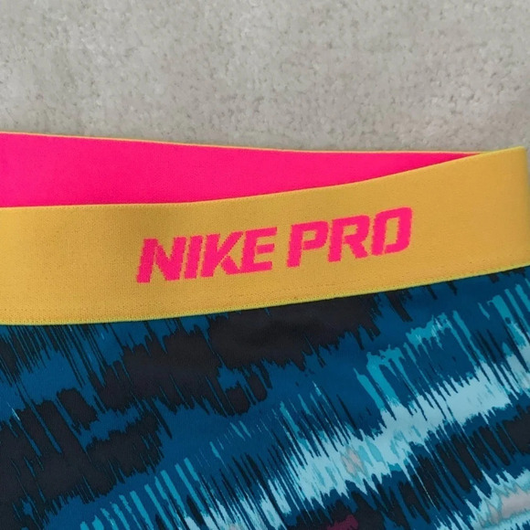 Nike PRO Dri -Fit - Fitted capris, L - Picture 9 of 14